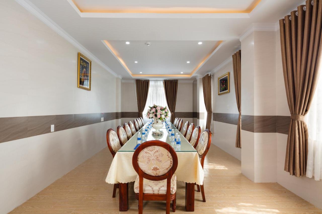 Phuc Ngoc Hotel Rach Gia Extérieur photo